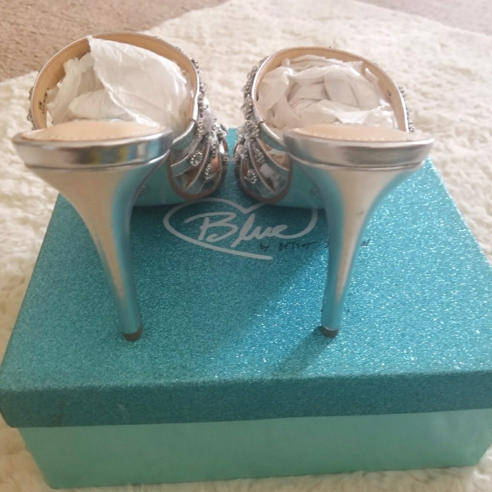 Blue by Betsey Johnson Silver heels - Picture 3 of 5